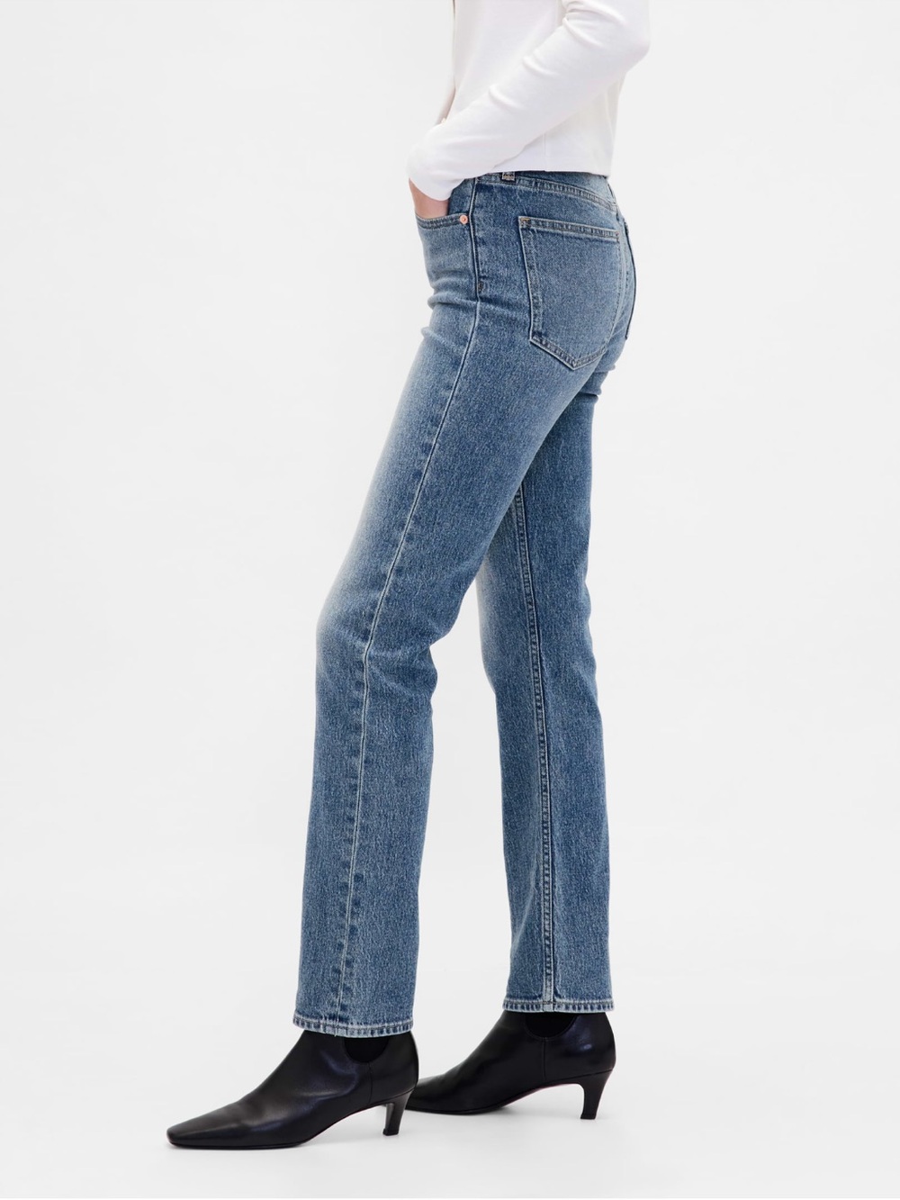 GAP High-Rise 90s Slim Straight Jeans (Petite) - Picture 3 of 8
